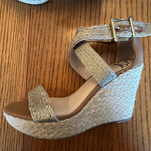 Fergalicious Gold Metallic Jute 4 1/4” Wedge Platform Heels Sandals Size 9 - Picture 11 of 12